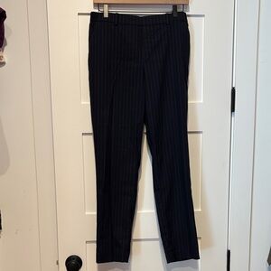 Uniqlo women’s ankle elastic waist navy pinstripe pants size M